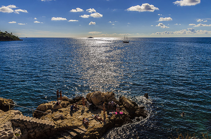 Istrien: ROVINJ > Felsenstrandbad