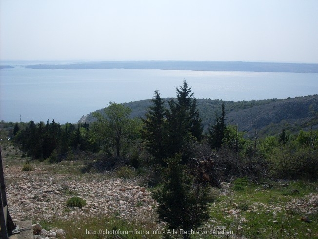 KVARNER: Blick von Tribanj Sveta Magdalena auf Pag