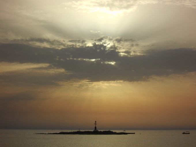 Istrien: POREC > kleine Insel im Abendlicht