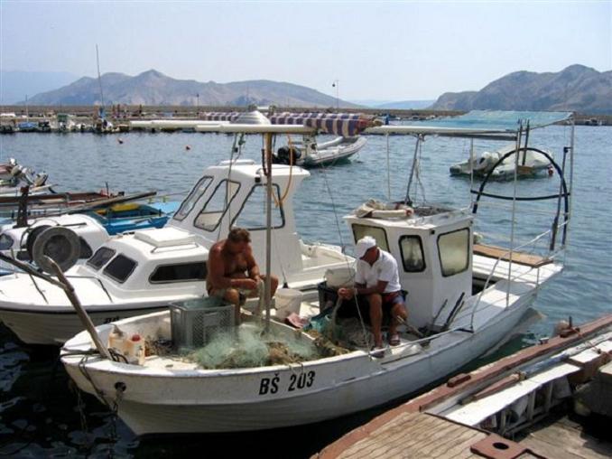 Kvarner: BASKA auf Krk > Fischerboot