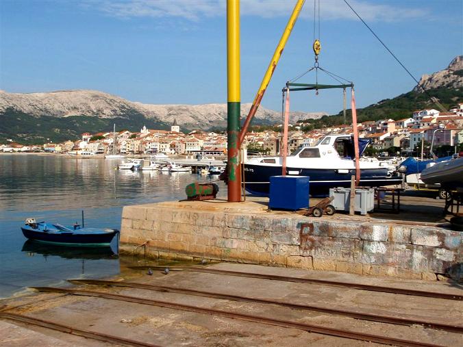 Kvarner: BASKA auf Krk > Hafen mit Krananlage