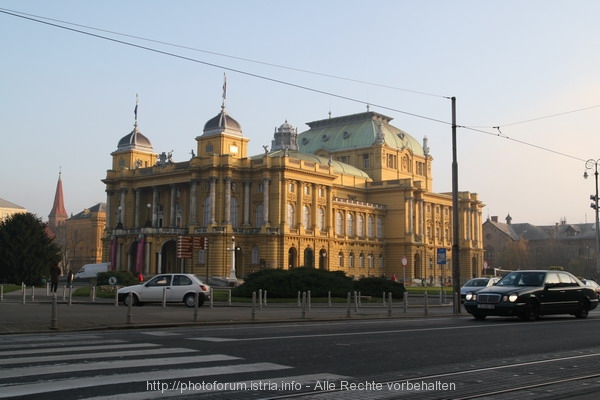 ZAGREB > Donji Grad > Hrvatsko Narodno Kazaliste - Oper in Zagreb