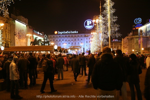 ZAGREB > Donji Grad > Platz Ban Jelacic > Silvester 2006 - Open Air