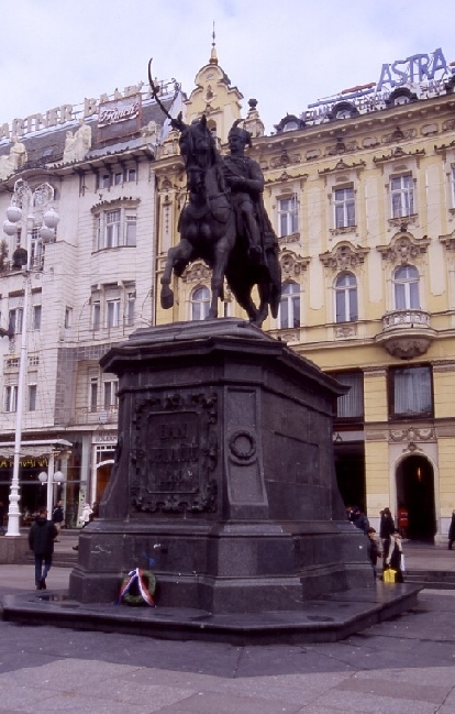 ZAGREB > Donji Grad > Platz Ban Jelacic - Ban Jelacic Denkmal