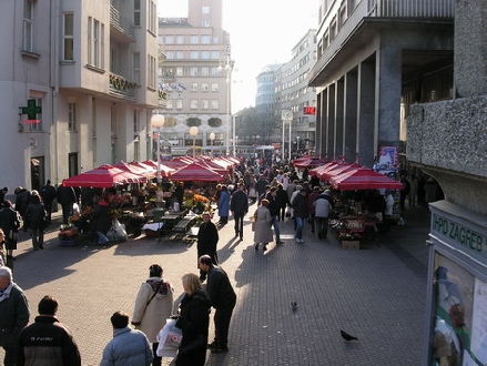 ZAGREB > Donji Grad > Platz Ban Jelacic - Blumenmarkt