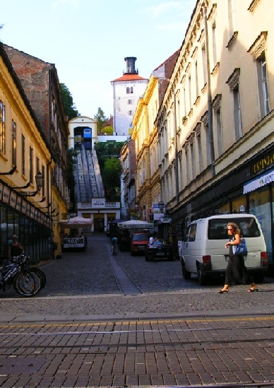 ZAGREB > Gradec > Zahnradbahn in der Tomiceva in Donji Grad