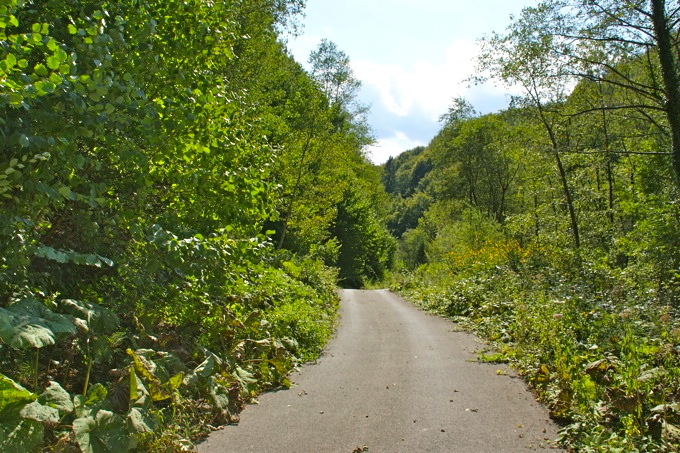 KUPA QUELLE > Wanderung entlang der Kupa