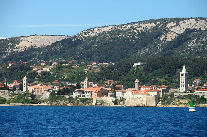 Kvarner: INSEL RAB > Ausblick auf die Stadt Rab