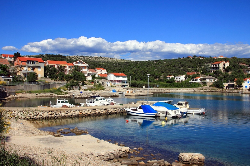 Kvarner: INSEL PAG > Kleiner Hafen in Jakisnica