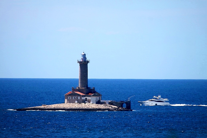 Istrien: KAP KAMENJAK > Leuchtturm Porer