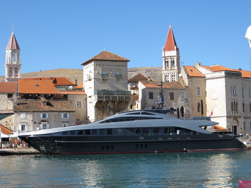 Dalmatien : TROGIR > Jacht Noon