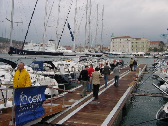 SPLIT > Hafen > boatshow05