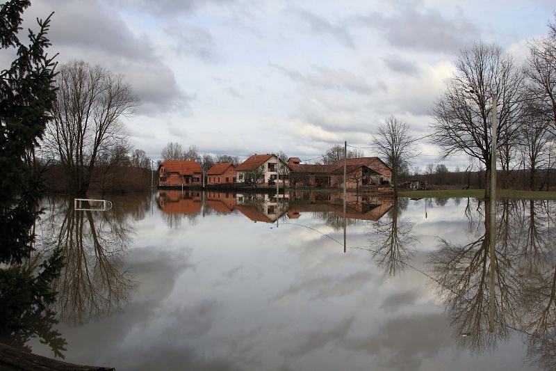 Landesinnere: MARIN BROD > Land unter