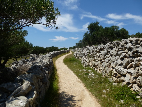 Kvarner>ILOVIK>Idyllischer Weg