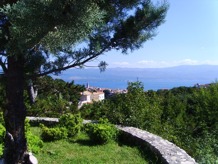 Blick nach Vrbnik auf Krk.