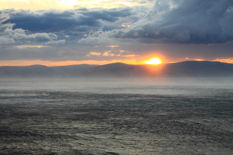 Kvarner: SVETI JURAJ > Bura bei Sonnenuntergang