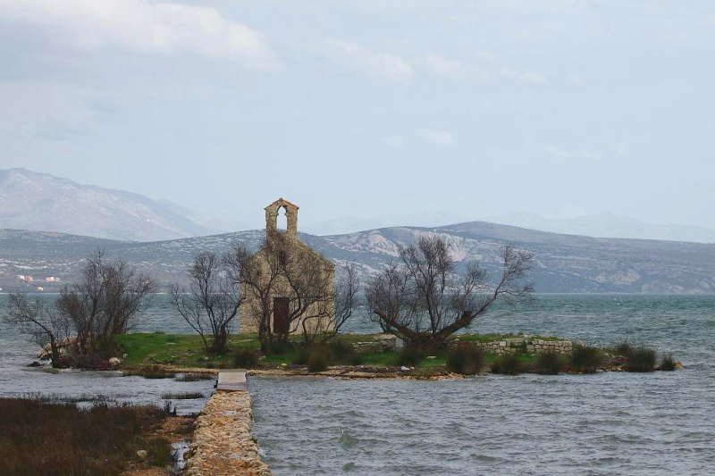 Dalmatien: POSEDARJE > Kirche Sveti Duh