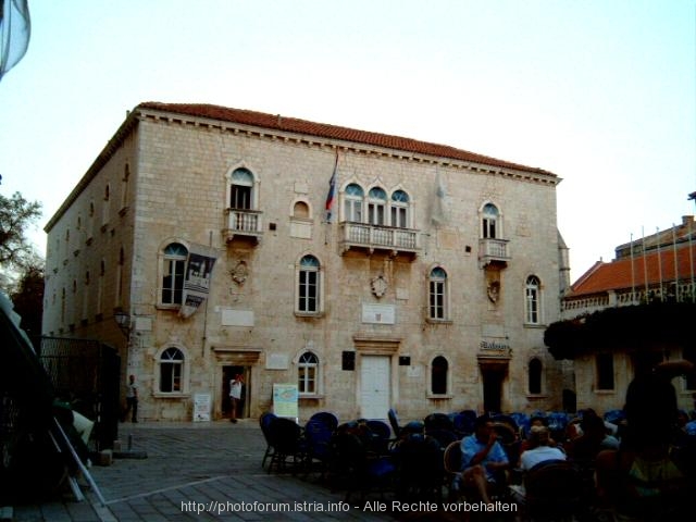 TROGIR > Altstadt > Rathaus