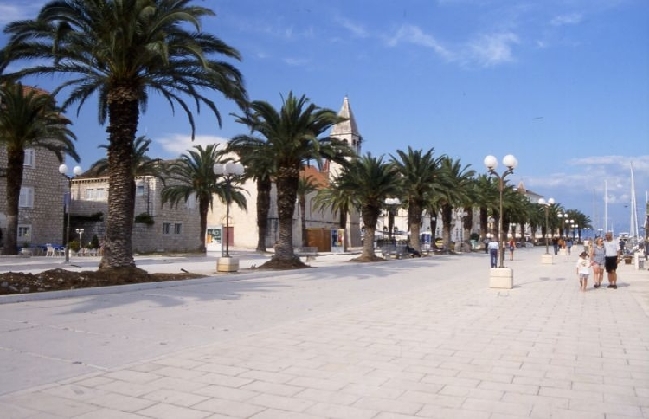 TROGIR > Altstadt > Uferpromenade (Riva)