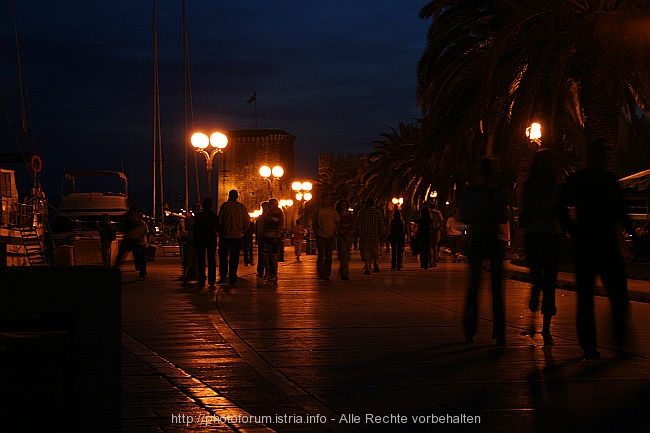 TROGIR > Altstadt > Uferpromenade (Riva)