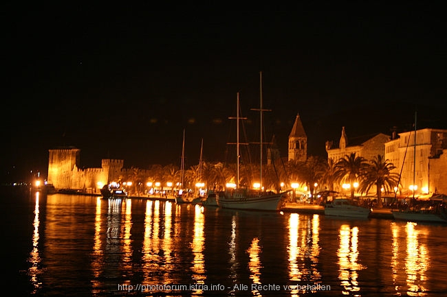 TROGIR > Altstadt > Uferpromenade (Riva)