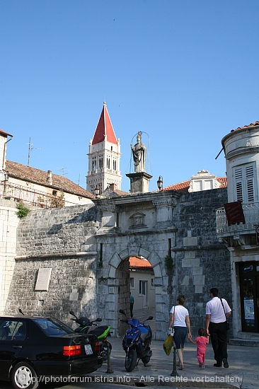 TROGIR > Altstadt > Stadttor Nordseite außen