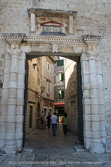 TROGIR > Altstadt > Stadttor Südseite