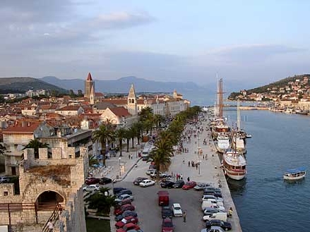 TROGIR > Altstadt > Uferpromenade (Riva)