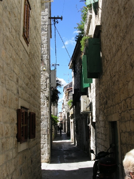 TROGIR > Altstadt > Gasse