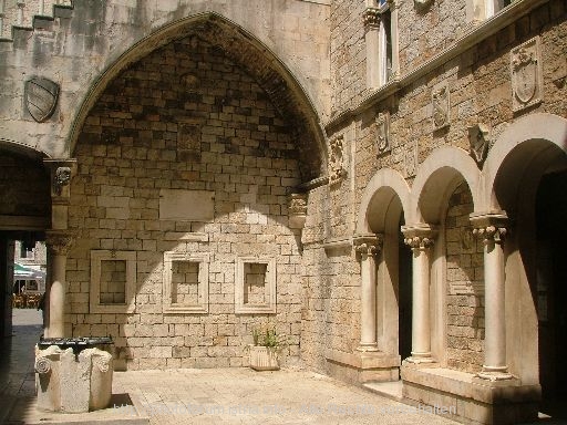 TROGIR > Altstadt > Rathaus - Innenhof