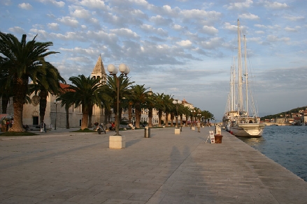 TROGIR > Altstadt > Uferpromenade (Riva)