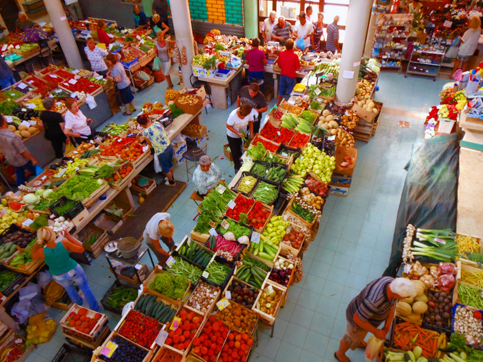 Bunte Vielfalt in der Markthalle Labin