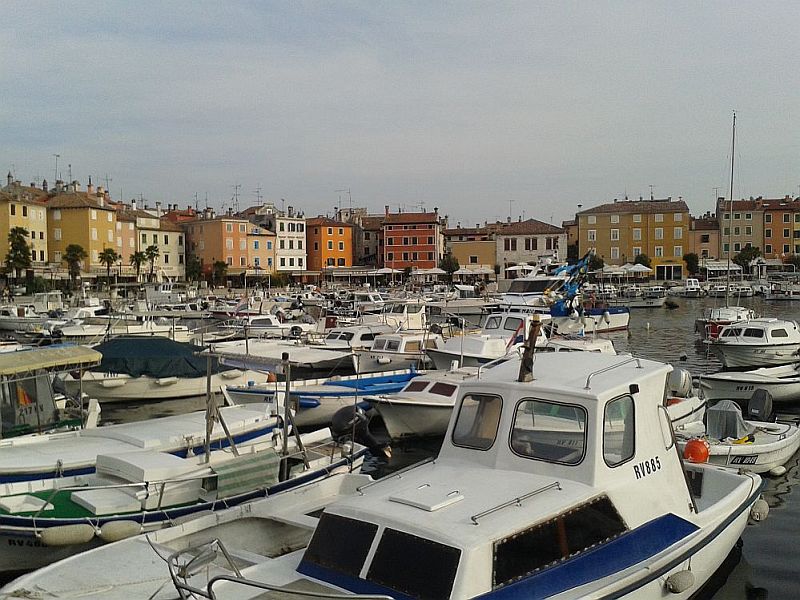 Istrien: Rovinj > am Hafen