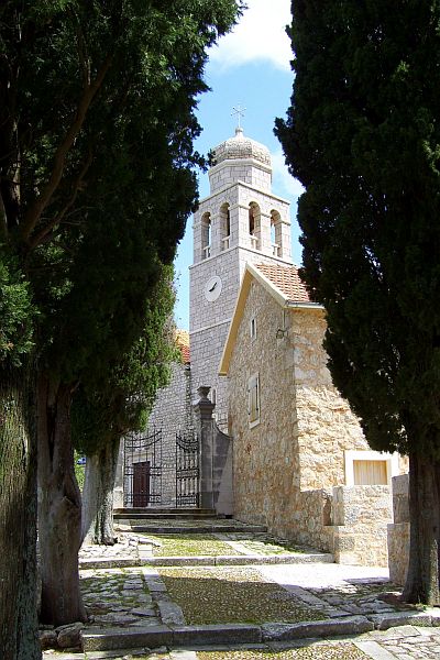 Mitteldalmatien: INSEL HVAR > Vrisnik > Kirche Sv. Ante