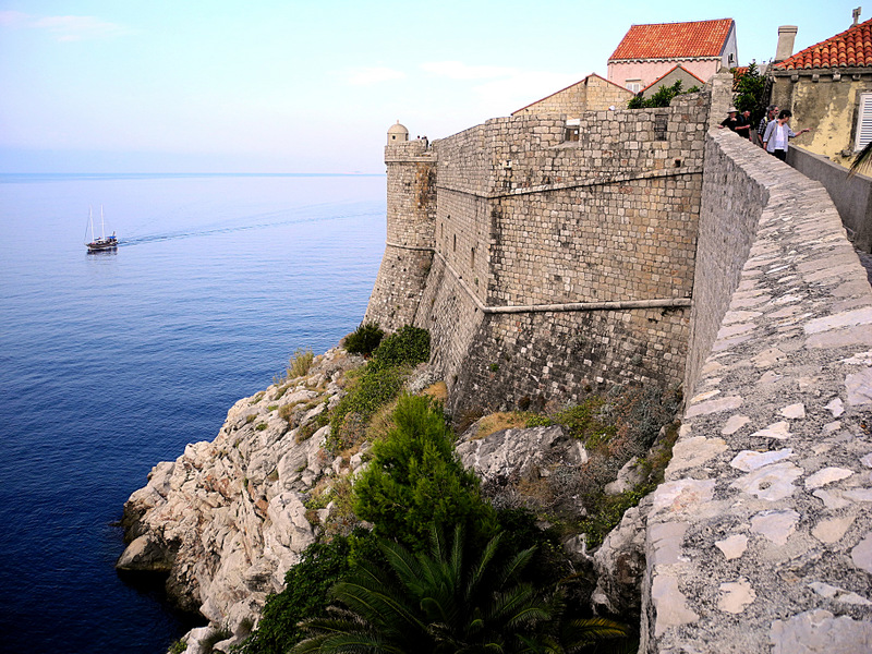 Dalmatien: DUBROVNIK > Stadtmauer