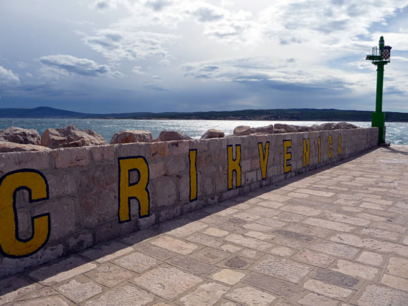 Kvarner: CRIKVENICA > Mole mit Leuchtfeuer