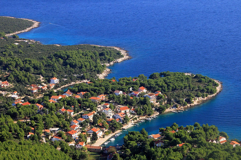 Dalmatien: VRBOSKA auf Insel Hvar > Basina Bucht