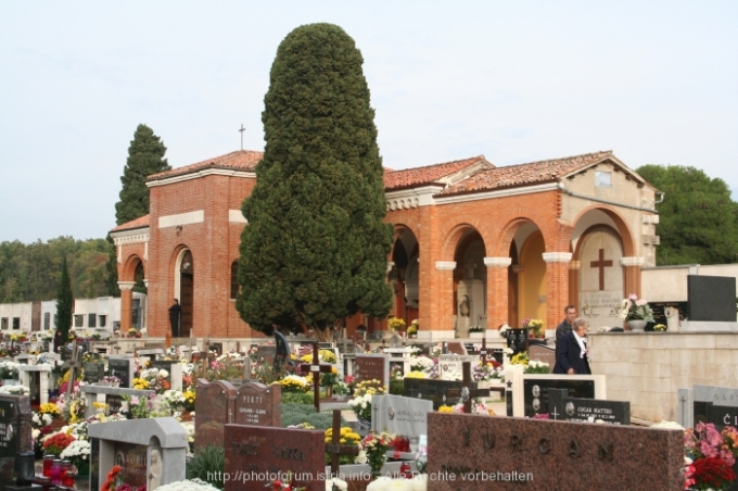 POREC > Friedhof > Friedhofskapelle