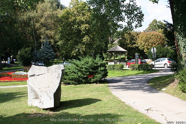 BLED AM SEE > Pavillon im Park