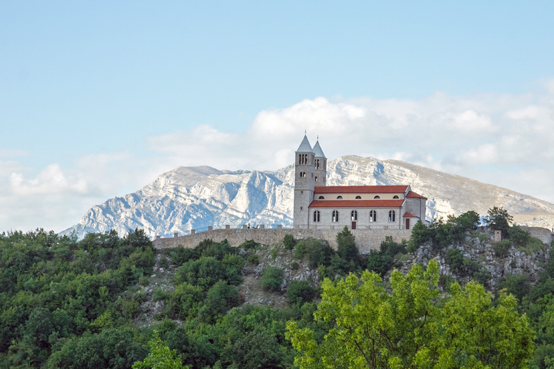 Dalmatien: KIJEVO > Kirche