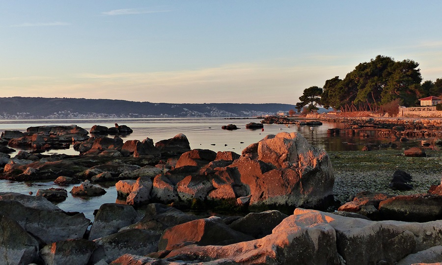 Dalmatien>Strand in Kastel Stafilic