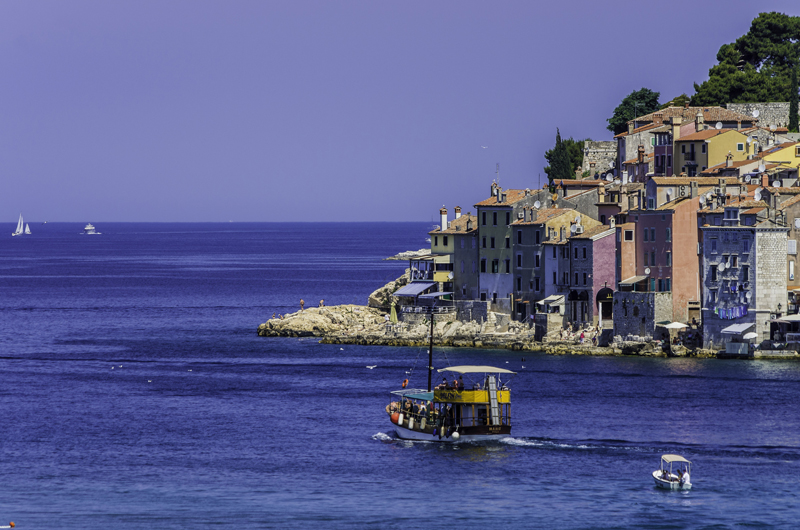 Istrien: ROVINJ > Häuser im Meer