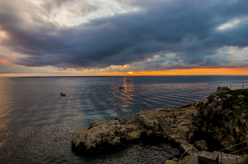 Istrien: Rovinj> Felsen im Meer