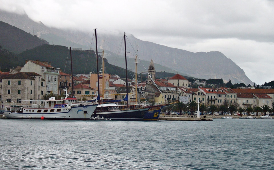 Dalmatien>Segelschiffe in Makarska