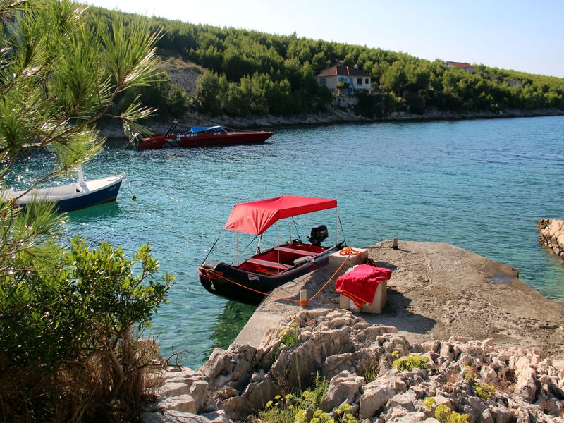 Dalmatien:Insel Hvar> Schlauchboot