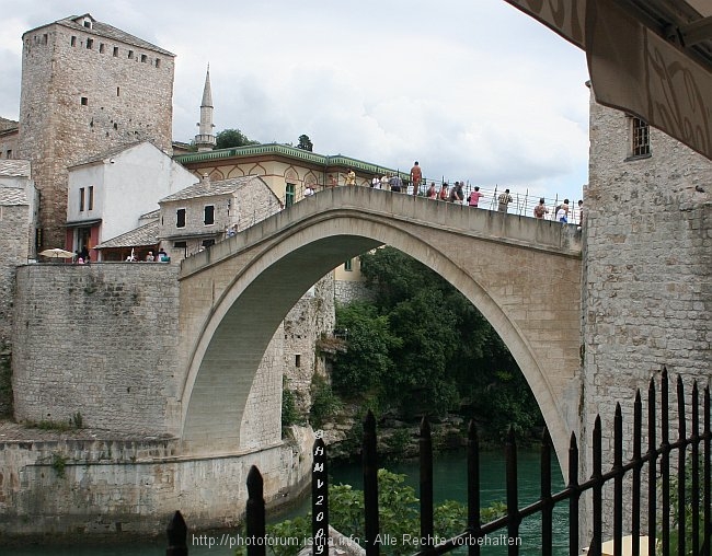 MOSTAR > Alte Brücke > Spektakel der Brückenspringer > Brückenspringer