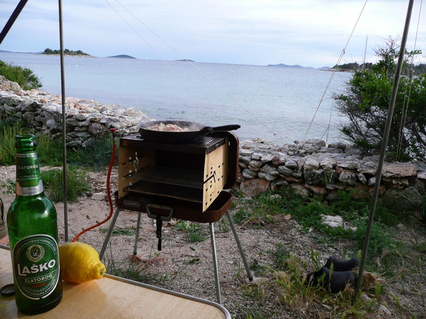 Dalmatien: INSEL MURTER>Camping Kosirina - Campingküche