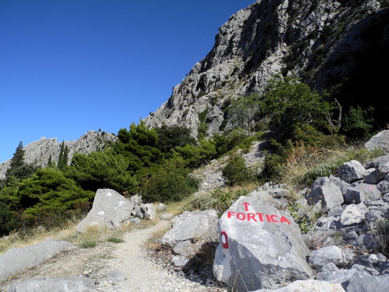 Dalmatien: OMIS > Wanderweg