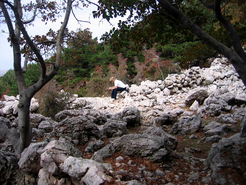 Kvarner: BAŠKA/Krk > kleine Rast am Weg zum Mond