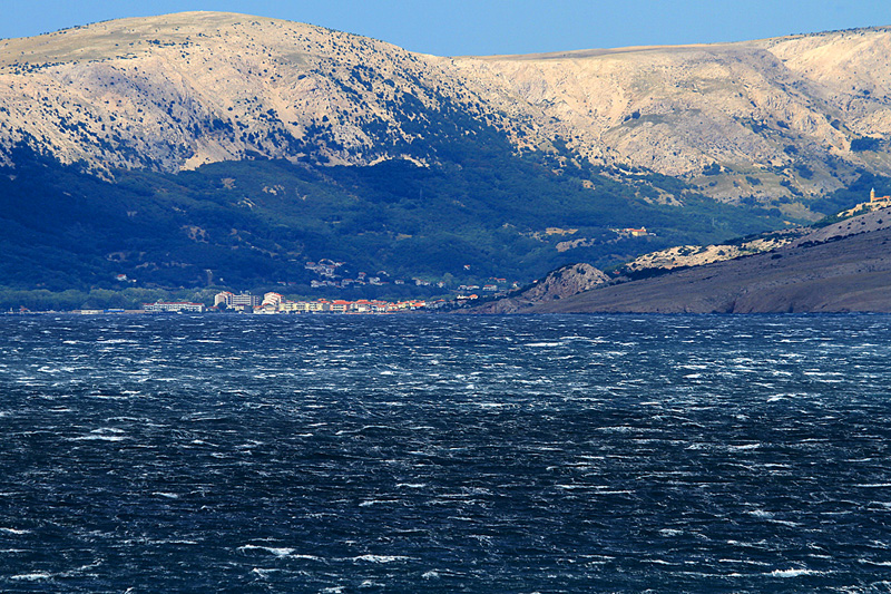 Kvarner: SVETI JURAJ > Am Wasser mit Blick auf Baska